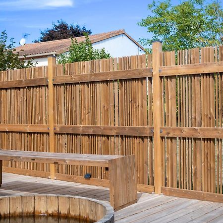 Gite "Le Mesminois" Etablissement Avec Espace Bien-Etre Et Sauna Saint-Mesmin  Kültér fotó